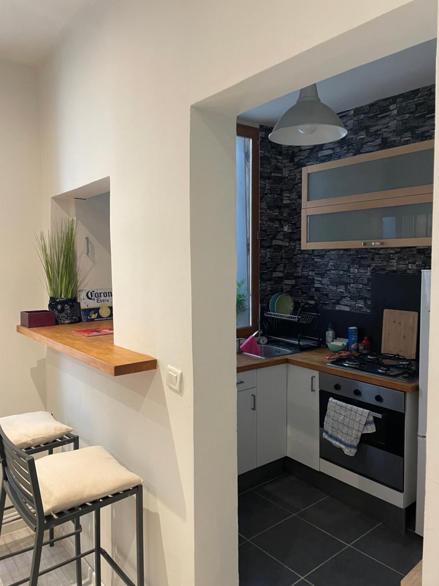 Deux Pieces - Confort - Ecusson Appartement *