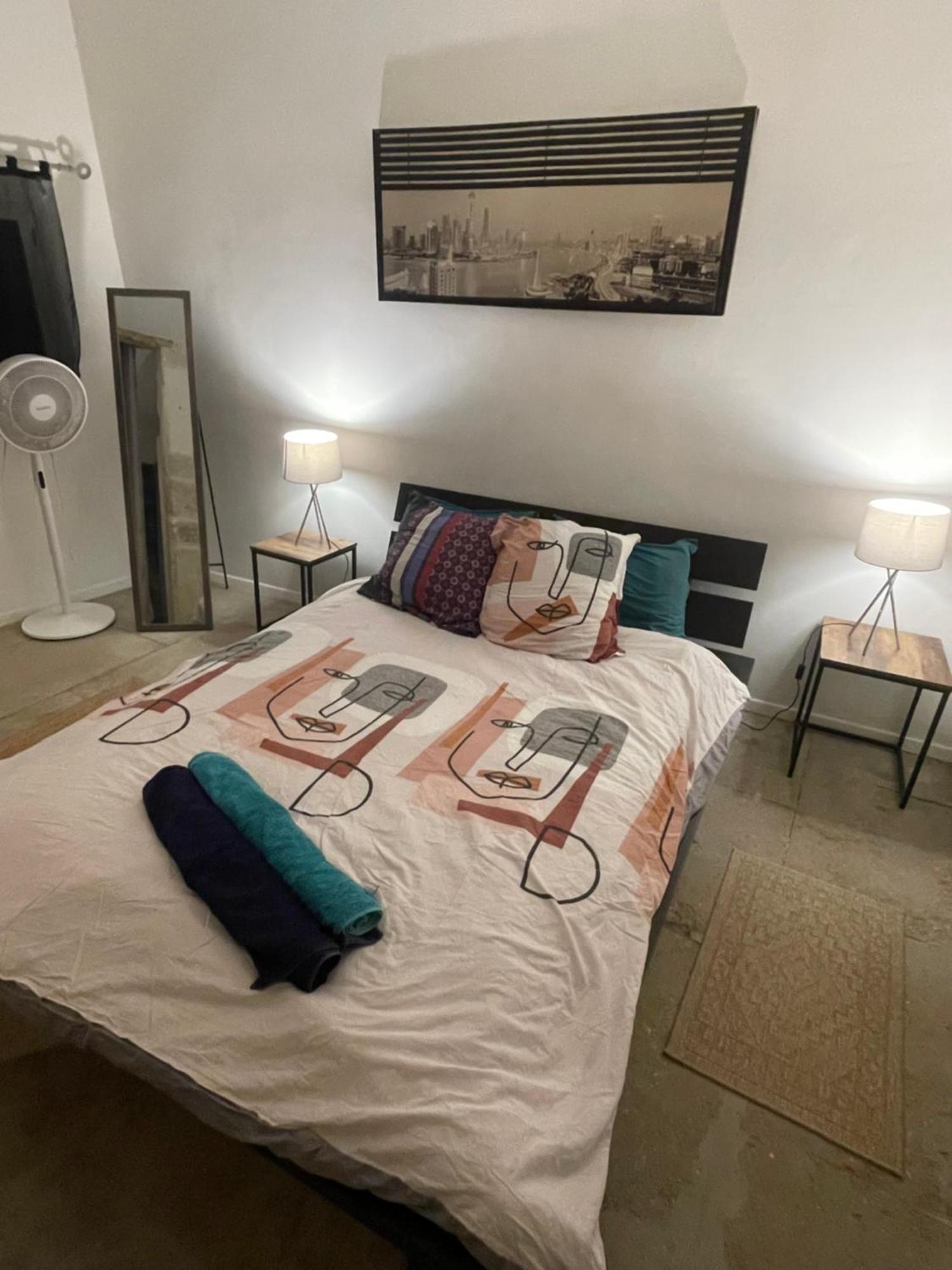 Deux Pieces - Confort - Ecusson Apartment